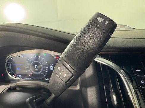 Used 2018 Cadillac Escalade Premium Luxury image 23