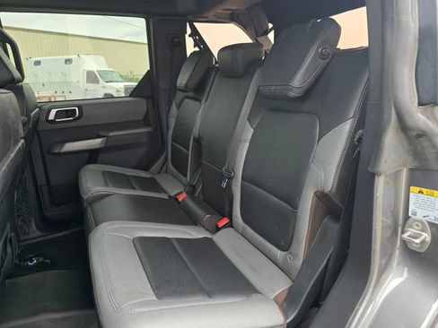Used 2023 Ford Bronco Black Diamond AWD/4WD image 12