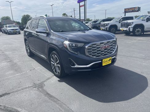 Used 2018 GMC Terrain Denali w/ Comfort Package AWD/4WD image 2