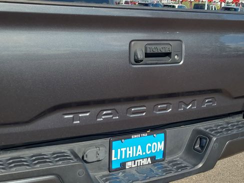 Used 2023 Toyota Tacoma TRD Off-Road w/ TRD Premium Off Road Package image 15