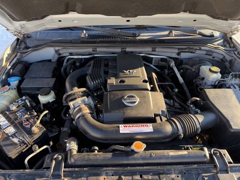 Used 2010 Nissan Frontier PRO-4X w/ Pro-4x Value Truck Pkg image 19