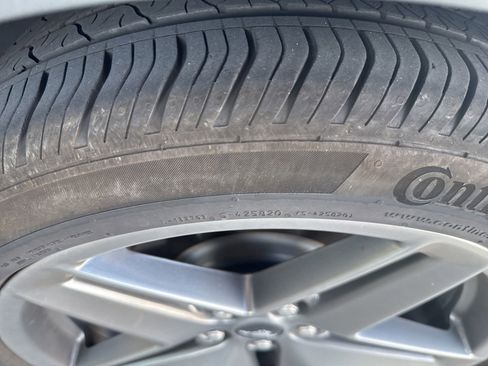 Used 2025 Ford Mustang Coupe RWD image 12