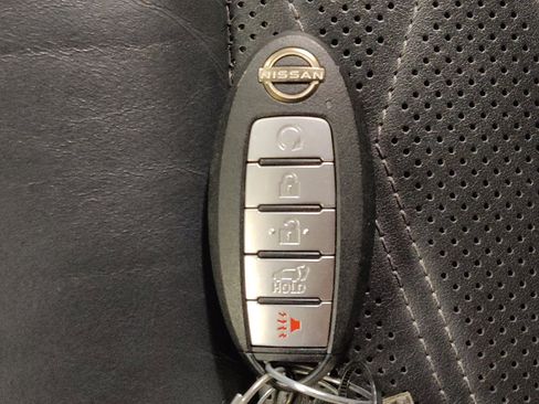 Used 2022 Nissan Pathfinder Platinum w/ Cargo Package image 32