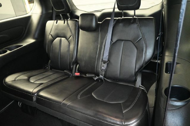 Used 2025 Chrysler Pacifica Select FWD image 14