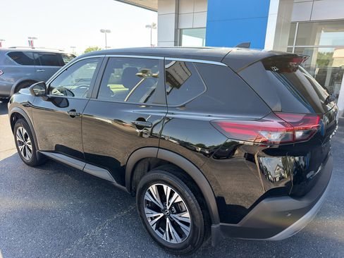Used 2023 Nissan Rogue SV FWD image 6