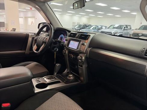 Used 2017 Toyota 4Runner SR5 AWD/4WD image 8