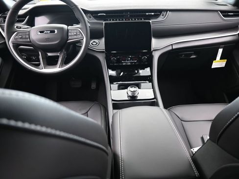 New 2025 Jeep Grand Cherokee L Limited image 31