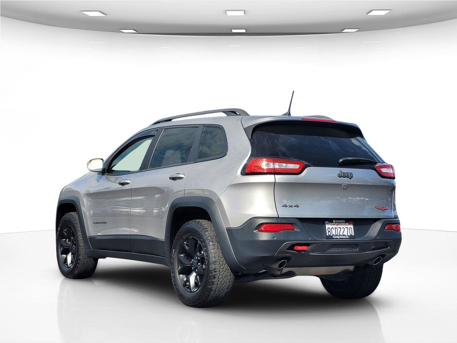 Used 2018 Jeep Cherokee Trailhawk w/ Comfort/Convenience Group AWD/4WD image 8