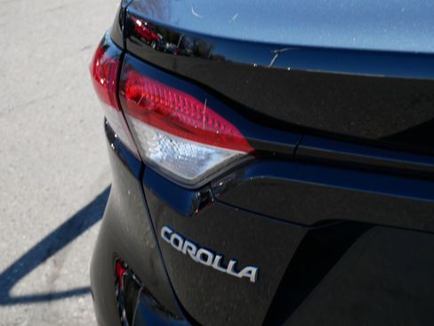 Used 2023 Toyota Corolla LE image 17
