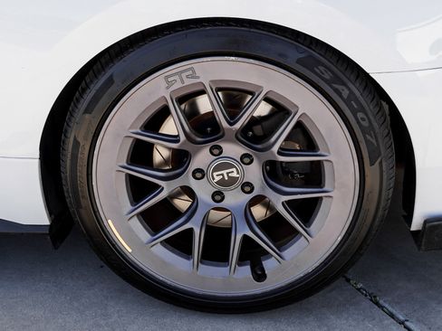 Used 2016 Ford Mustang GT w/ GT Performance Package RWD image 13
