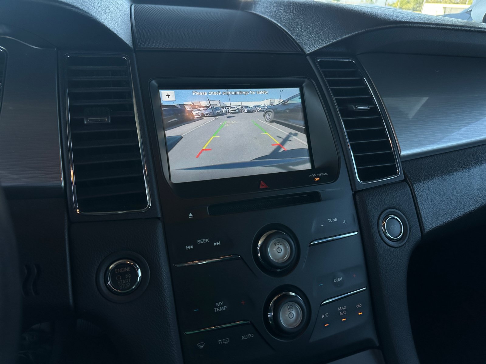 Used 2018 Ford Taurus SEL w/ Equipment Group 201A FWD image 22