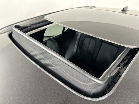 Used 2025 Volvo XC40 B5 Core w/ Climate Package image 20