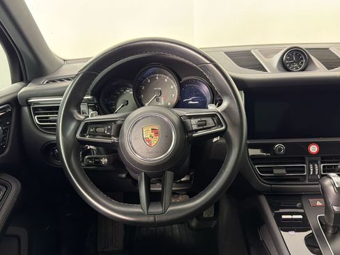 Certified 2024 Porsche Macan AWD/4WD image 21