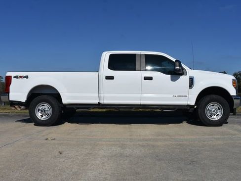 Used 2018 Ford F250 XL w/ Power Equipment Group image 3