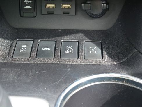 Used 2019 Toyota Highlander Limited image 19