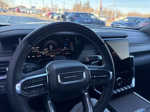 Used 2024 GMC Acadia Denali w/ Super Cruise Package image 25