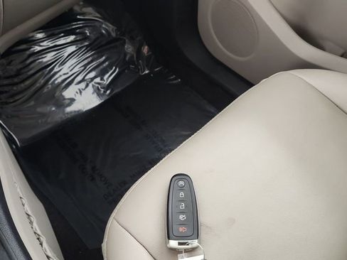 Used 2018 Ford Escape Titanium image 18