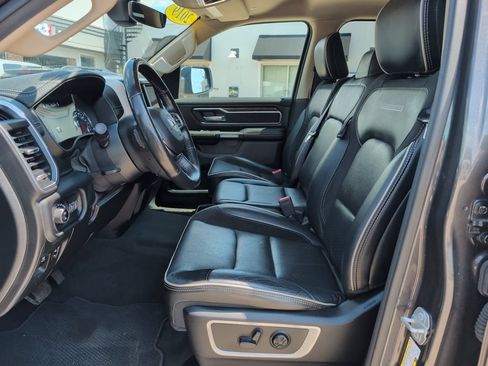Used 2019 RAM 1500 Laramie AWD/4WD image 10
