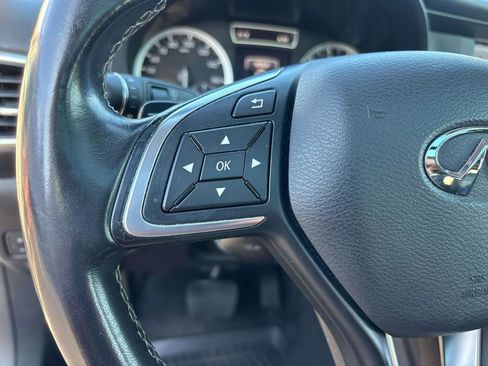 Used 2017 INFINITI QX30 Premium w/ Navigation Package image 17