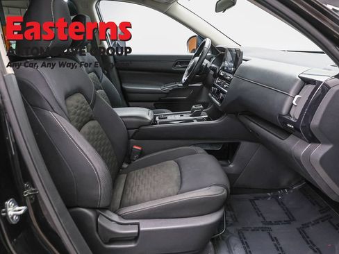 Used 2024 Nissan Pathfinder SV w/ Lighting Package (N92) AWD/4WD image 25