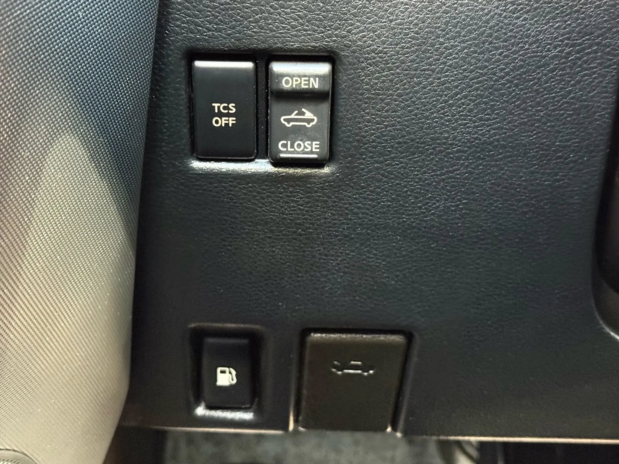 Used 2004 Nissan 350Z Touring RWD image 20