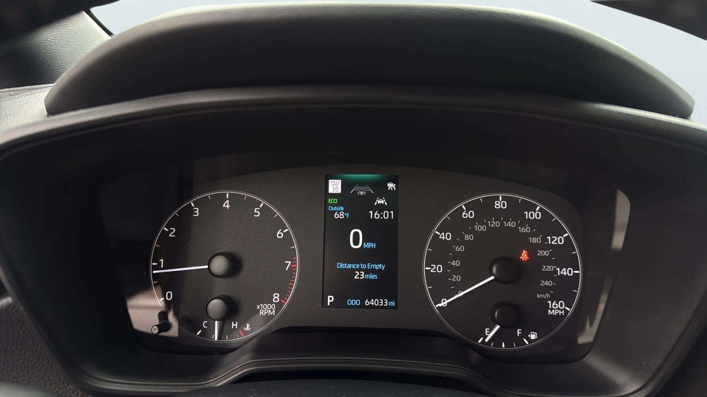 Used 2024 Toyota Corolla SE FWD image 11