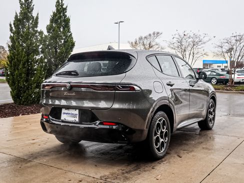 Used 2025 Alfa Romeo Tonale image 10