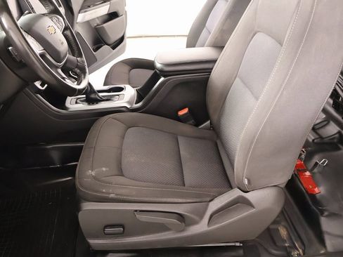 Used 2022 Chevrolet Colorado LT w/ Fleet Safety Package image 10