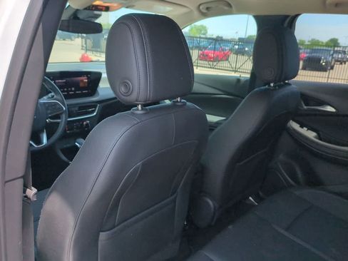Used 2024 Buick Encore GX Preferred FWD image 17