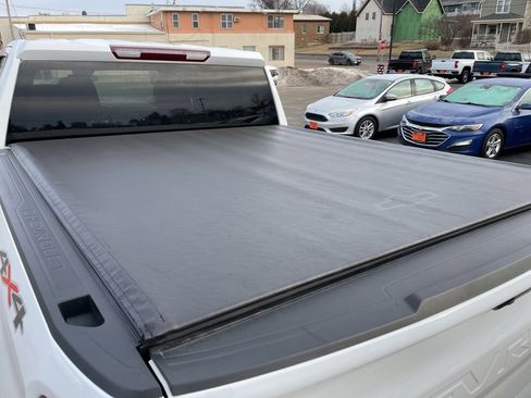 Used 2023 Chevrolet Silverado 1500 LT image 14