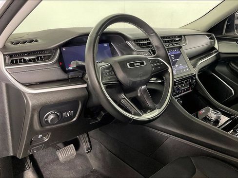 Used 2022 Jeep Grand Cherokee L Laredo w/ Luxury Tech Group I AWD/4WD image 15