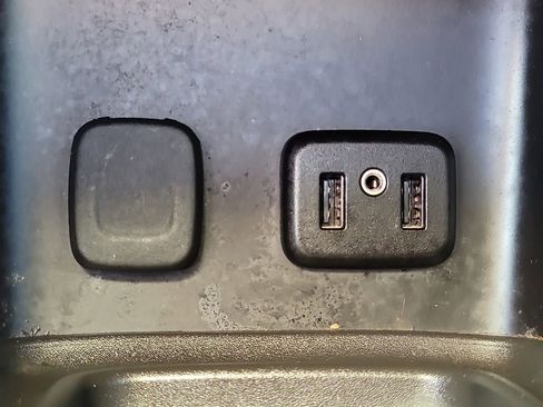 Used 2018 GMC Acadia Denali w/ Technology Package image 28