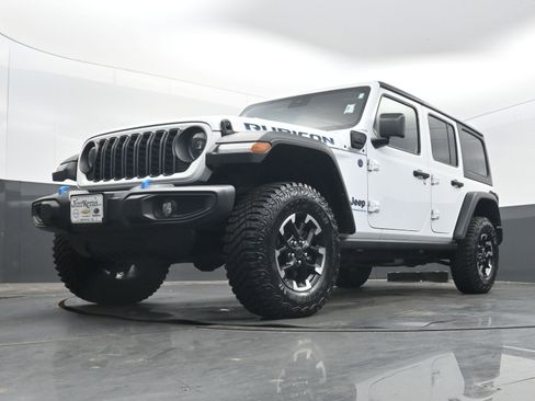 Used 2024 Jeep Wrangler Unlimited Rubicon 4xe image 27