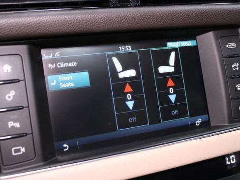 Used 2016 Jaguar XF Prestige image 18