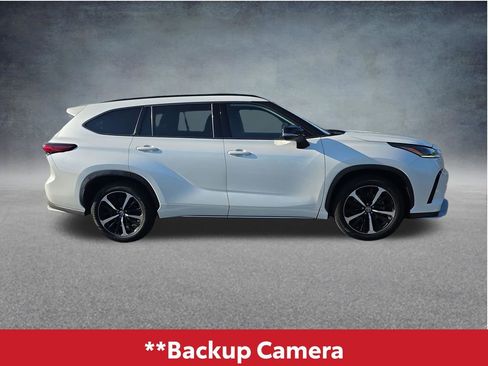 Used 2021 Toyota Highlander XSE FWD image 4