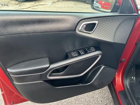 Used 2022 Kia Soul LX w/ Technology Package image 19
