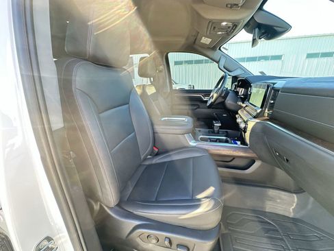 Used 2022 GMC Sierra 1500 SLT w/ SLT Premium Plus Package image 28