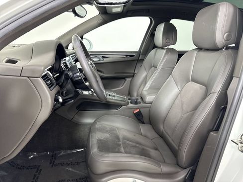 Used 2017 Porsche Macan AWD/4WD image 5