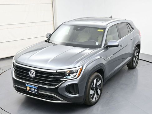 Used 2024 Volkswagen Atlas Cross Sport SE w/ Panoramic Sunroof Package AWD/4WD image 39