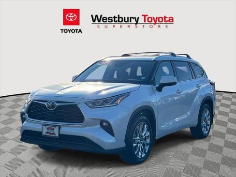 Certified 2025 Toyota Highlander Limited image 5