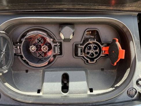 Used 2018 Nissan Leaf SV w/ SV All Weather Package image 43