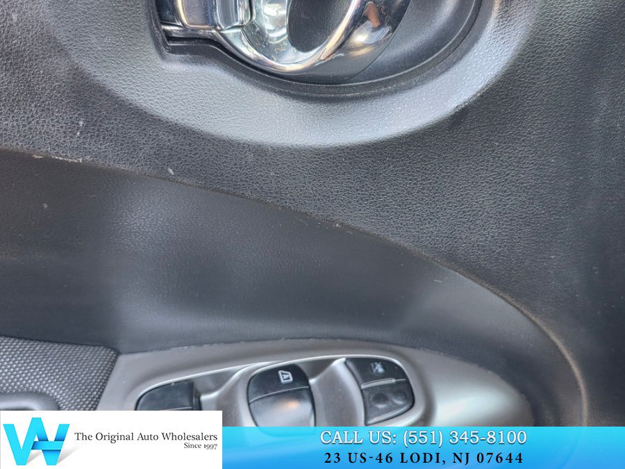Used 2013 Nissan Juke SV AWD/4WD image 13