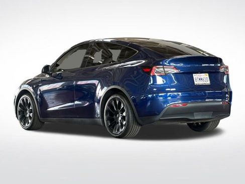 Used 2021 Tesla Model Y Long Range image 7