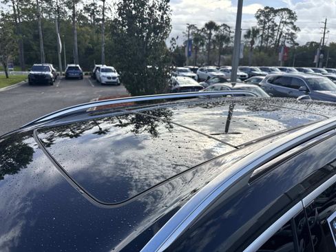 Used 2023 BMW X7 xDrive40i w/ Executive Package image 10