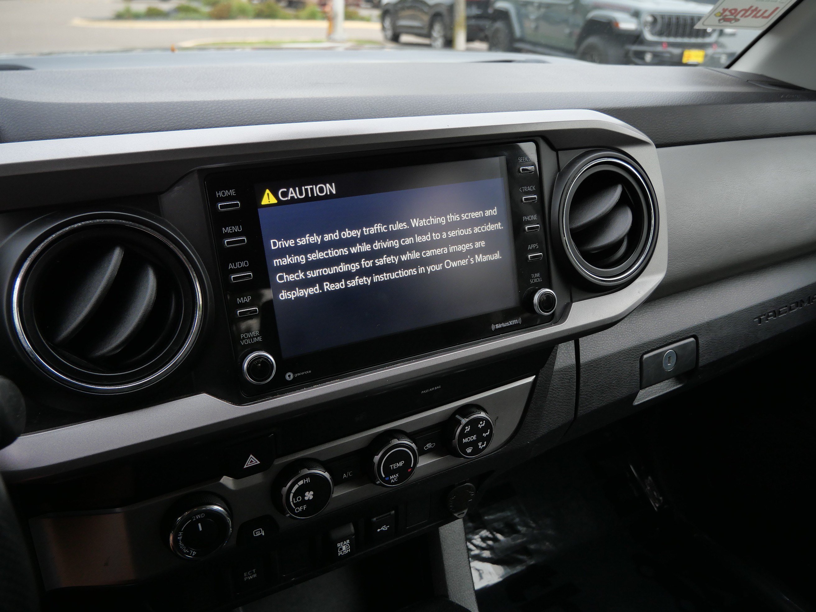 Certified 2020 Toyota Tacoma SR5 AWD/4WD image 23