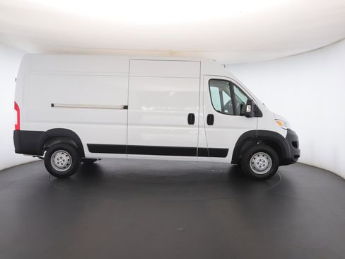 Used 2023 RAM ProMaster 2500 w/ Driver Convenience Group image 15