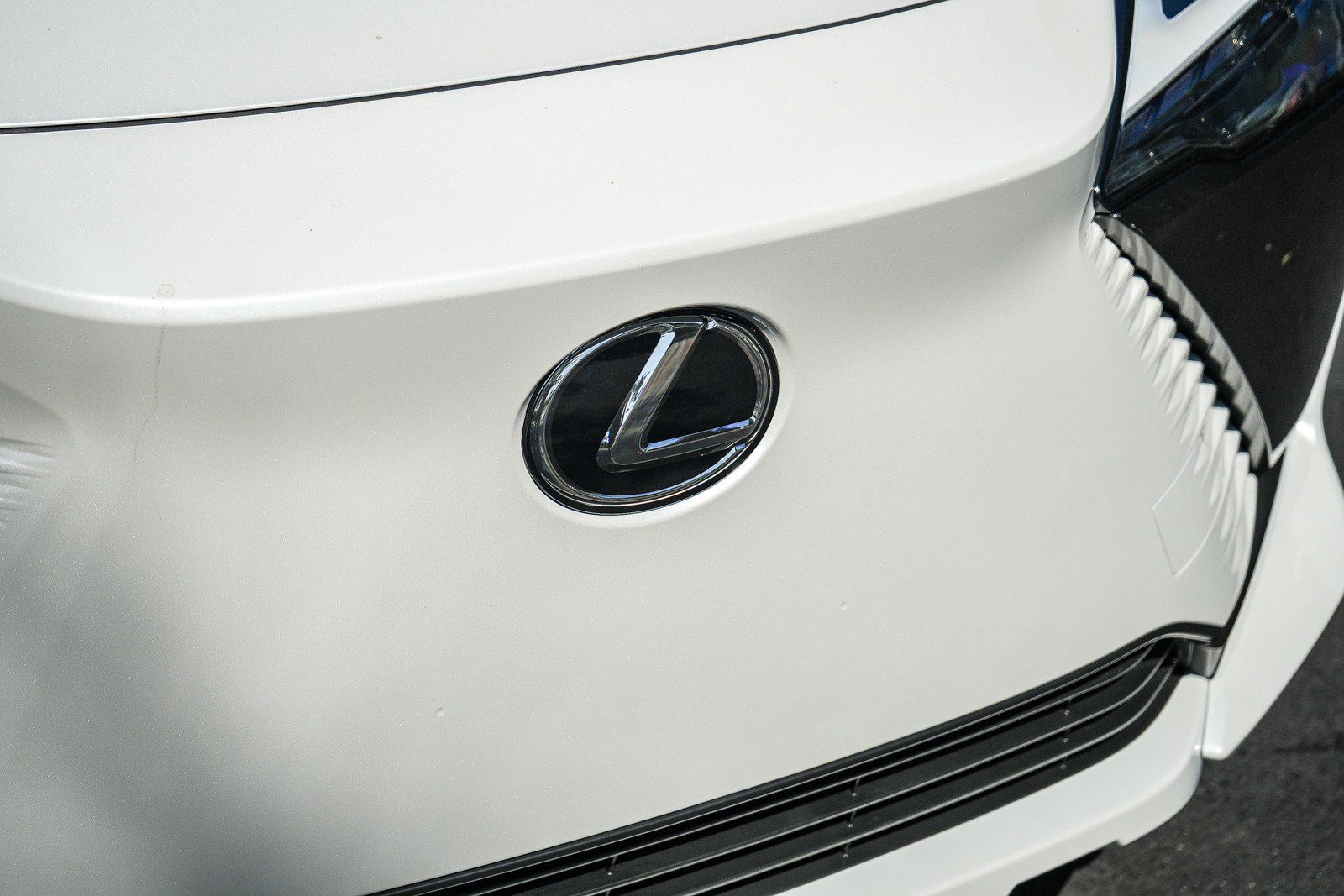 Certified 2025 Lexus RZ 450e AWD/4WD image 9