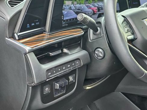 Used 2023 Cadillac Escalade ESV Premium Luxury w/ Performance Package AWD/4WD image 13