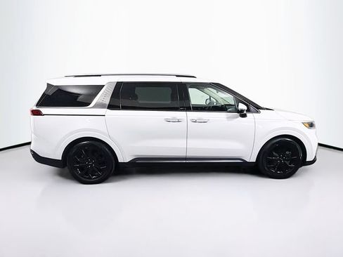 Used 2024 Kia Carnival SX FWD image 11