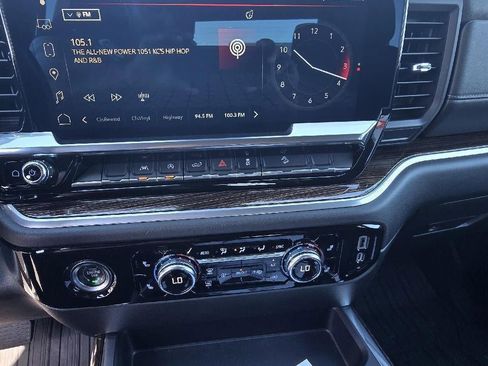 Used 2022 GMC Sierra 1500 Elevation AWD/4WD image 19